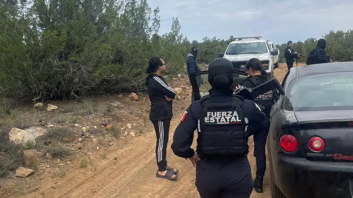 PROTEO 4-25 DE LA FESC RESCATA A TURISTAS CAMINO A LAGUNA HANSON